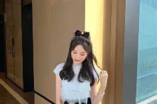 演员蒋毅被曝隐婚生子女方点赞默认身份公园遛娃画面意外曝光