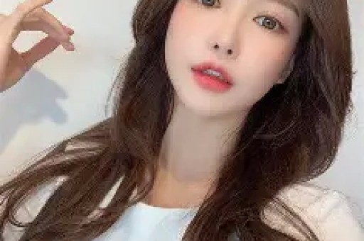 女游客划龙舟被颠翻外衣滑落表情销魂身份曝光鼓手爆料更多