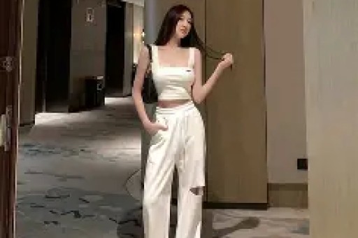 震碎三观！女教师在丈夫出差期间出轨微信聊天记录和照片被曝光