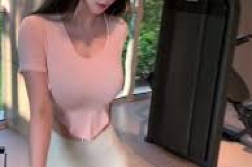 不知羞耻！女教师多次旷工出轨露骨聊天记录被扔学校千人群