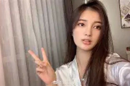 迪丽热巴《白日提灯》被骂惨自曝没剧本可接遭群嘲